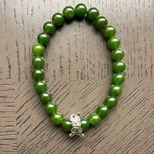 Green jade with bunny rabbit charm bracelet 8mm SIZE 7’